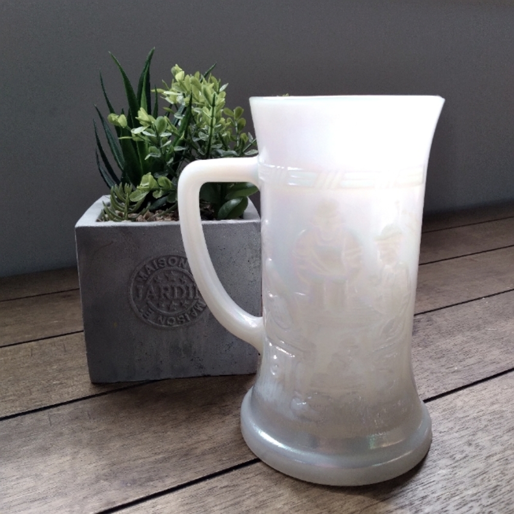 Iridiscent Stein Mug in Pearl White
